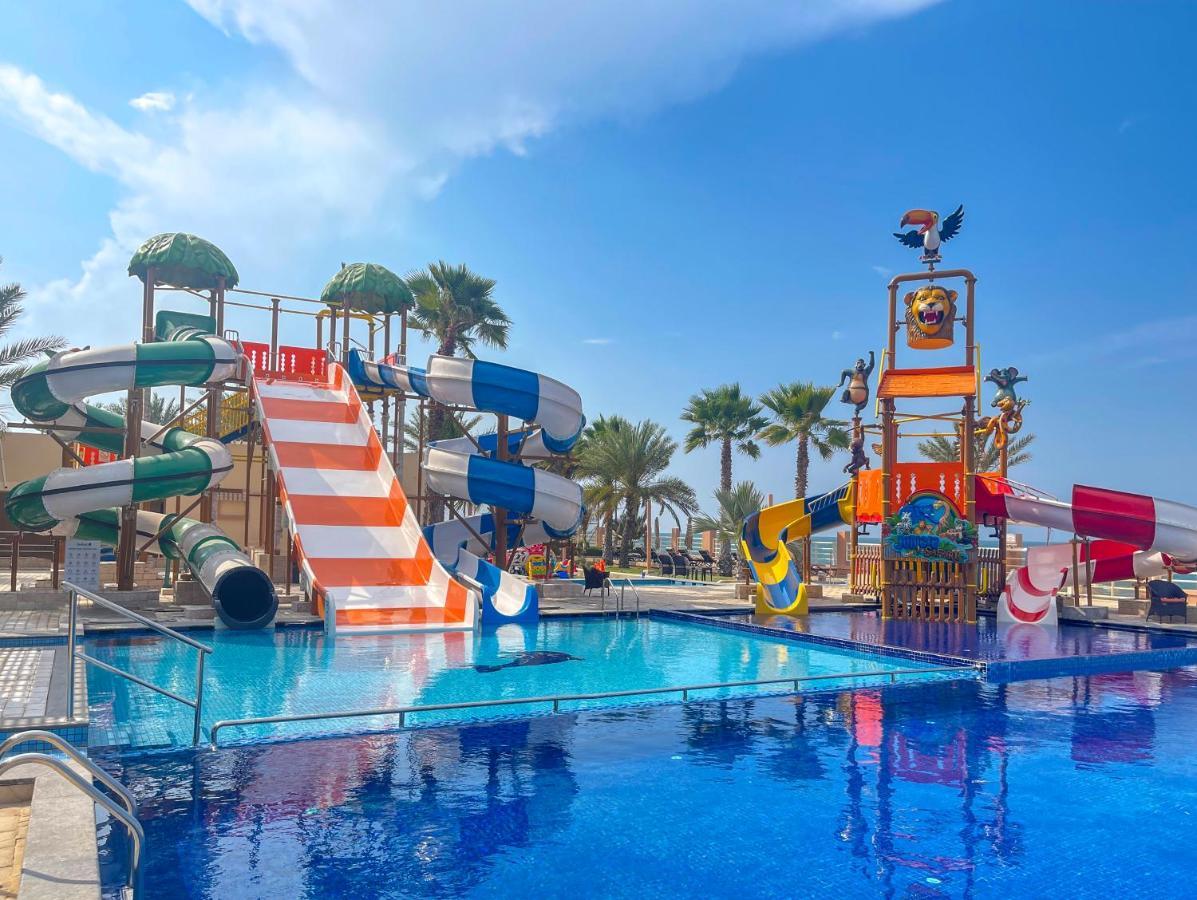 Radisson Blu Hotel & Resort, Sohar Exteriör bild Aqua Park