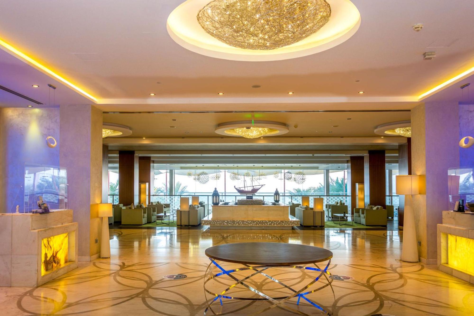 Radisson Blu Hotel & Resort, Sohar Exteriör bild Lobby