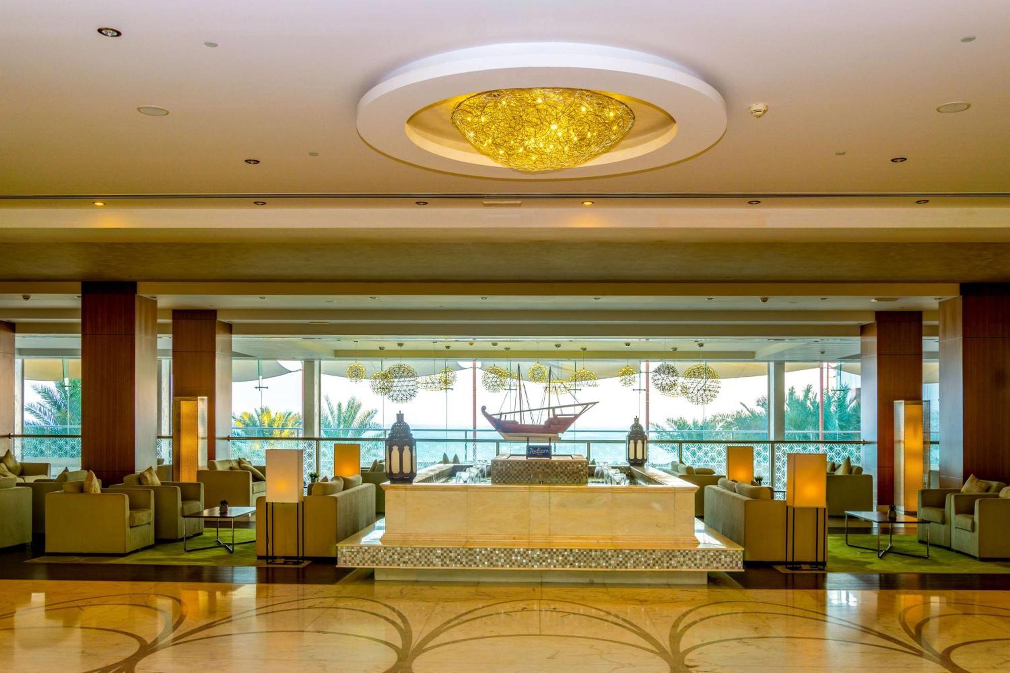 Radisson Blu Hotel & Resort, Sohar Exteriör bild Lobby