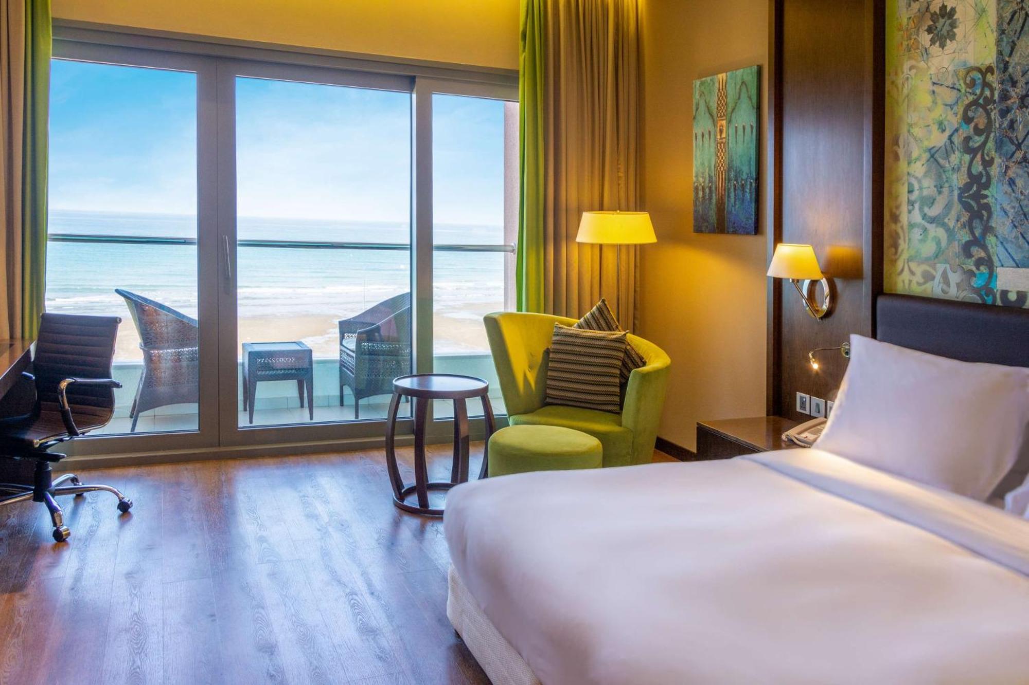 Radisson Blu Hotel & Resort, Sohar Exteriör bild
